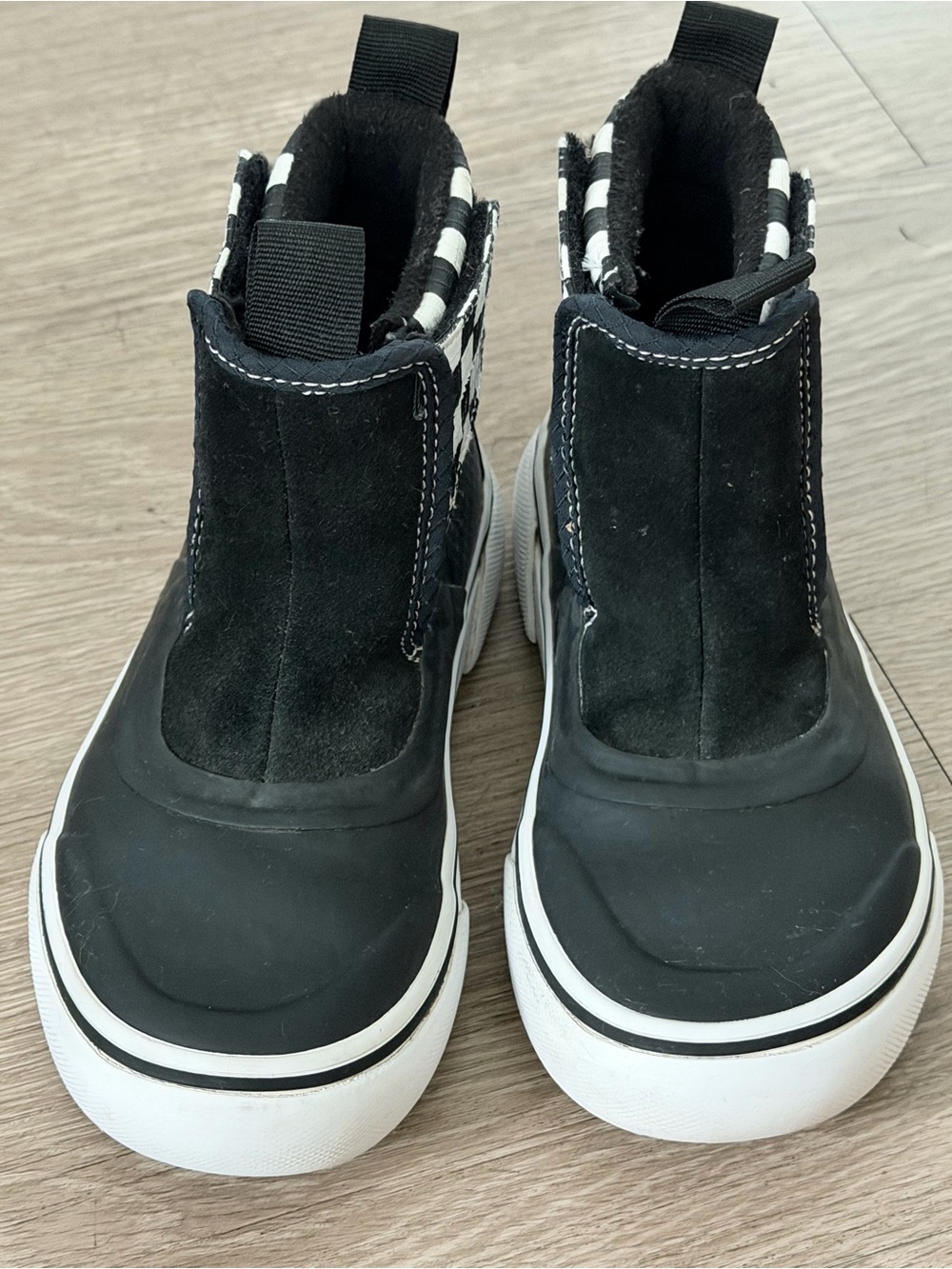 Vans Kids Black and White High-Top Slip-On Sneakers boots size 12.5